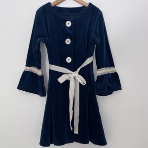 Amiki Children dressing gown/ bathrobe- size 4-6 years